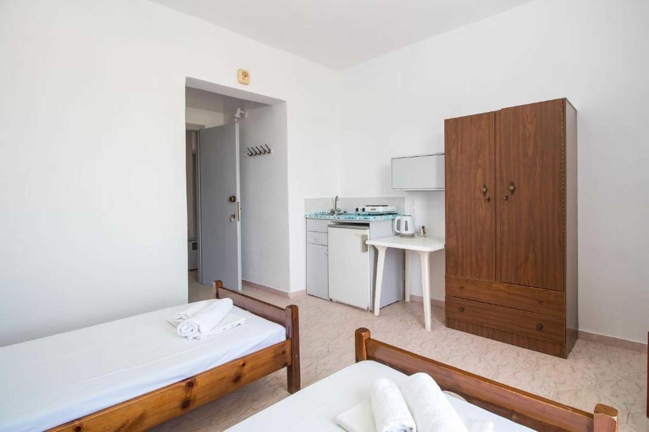 Nikos Bnb ファリラキ エクステリア 写真