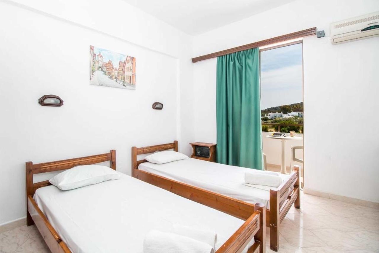 Nikos Bnb ファリラキ エクステリア 写真
