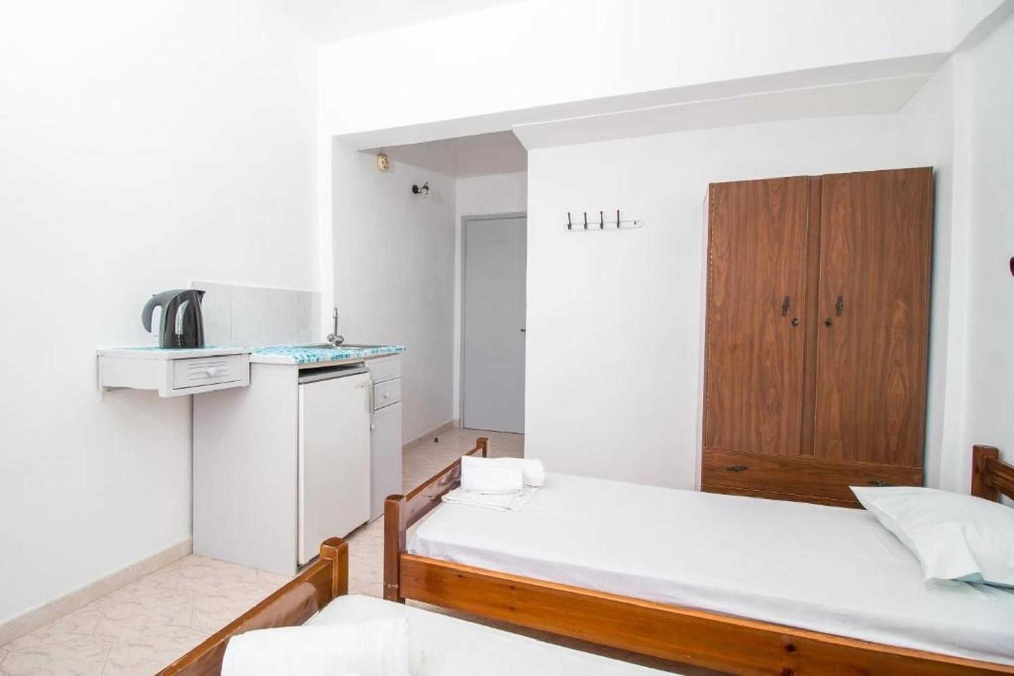 Nikos Bnb ファリラキ エクステリア 写真